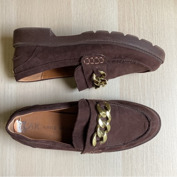 Anne Klein Eunice Size 7 Brown Faux Suede Loafers with Gold Chain, Slip On Shoes main image 9